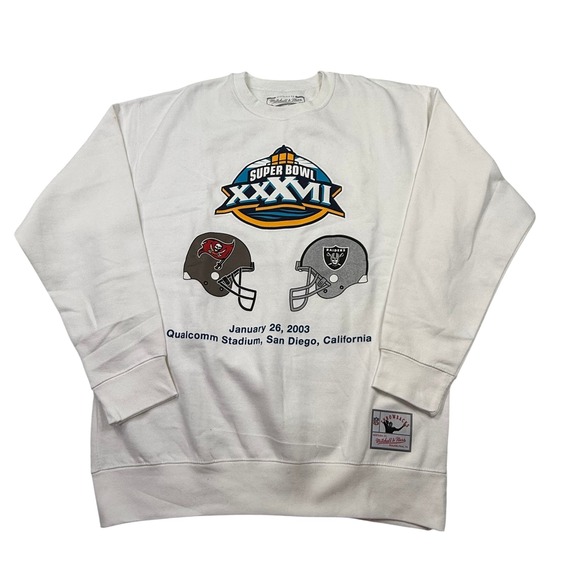 Mitchell & Ness Other - Mitchell & Ness Super Bowl XXXVII Buccaneers vs Raiders White Sweatshirt Mens L